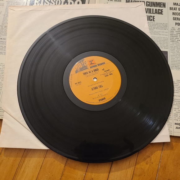 Jethro Tull Thick as a Brick vintage vinyl record album black gold LP - Picture 7 of 9